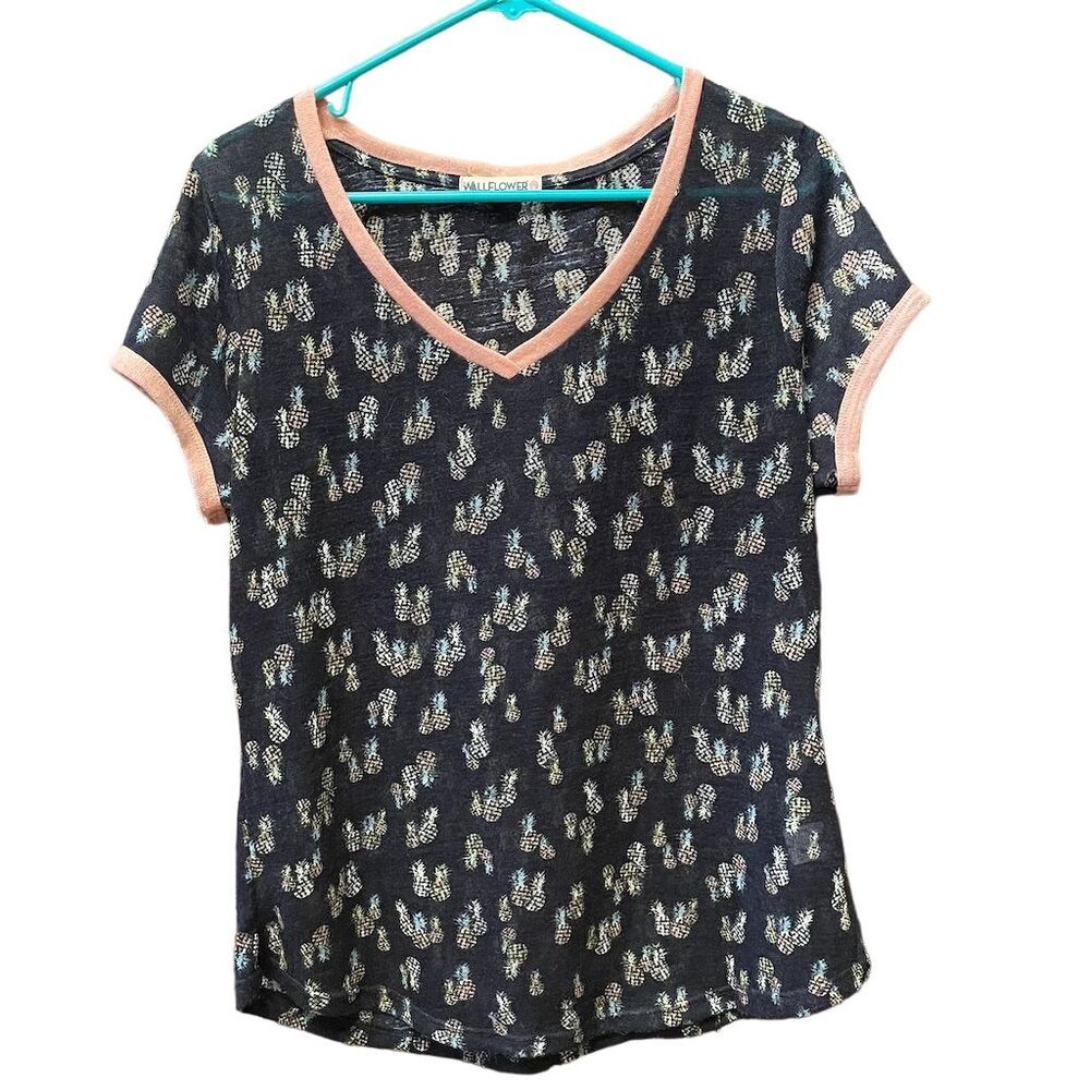Wallflower Women's XL V-Neck Short Sleeve T-Shirt Pineapple Print Dark Blue